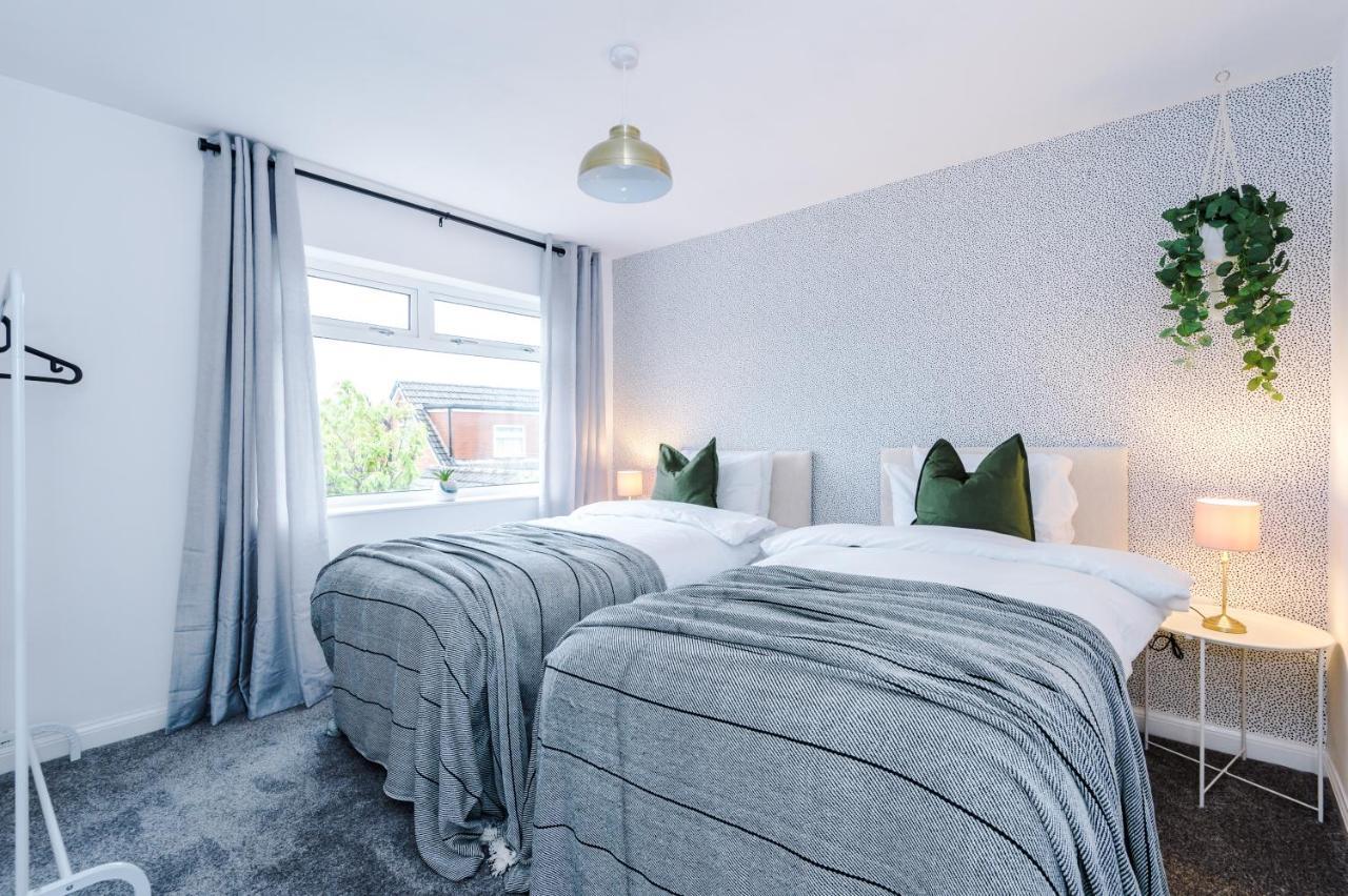 Welcoming 3 Bed Home, 10 Mins From Chester Races And Zoo Saughall Exterior photo